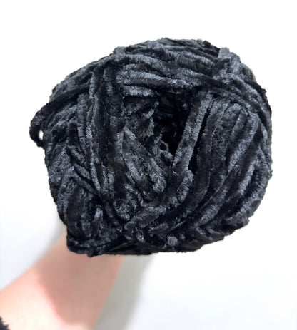2 Balls x 300g Bernat Velvet Yarn Bulky Yarn : Blackbird