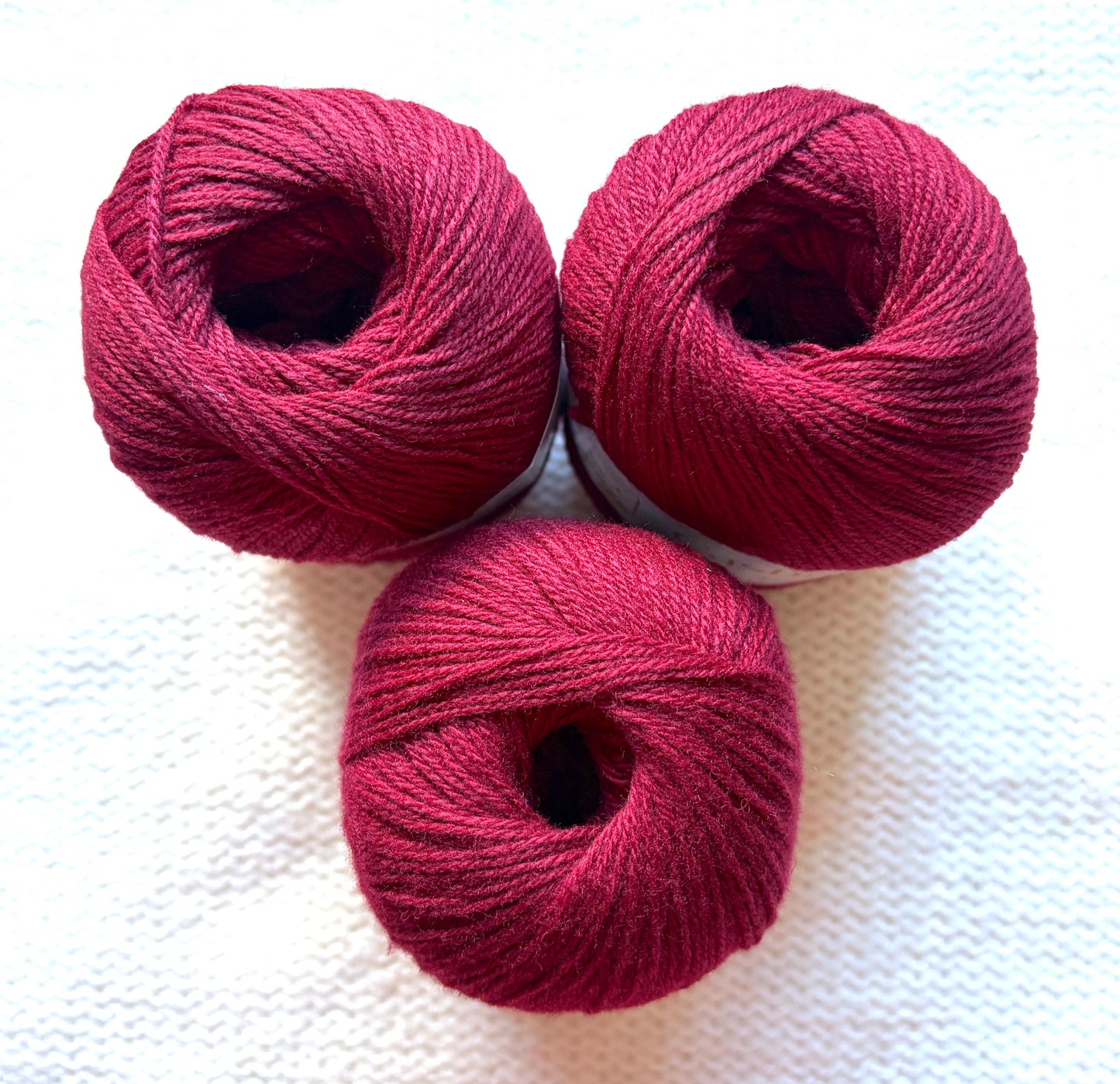 3 balls x 50g Cashmere Ultra Soft Yarn : 80% Cashmere : 12 Red Wine